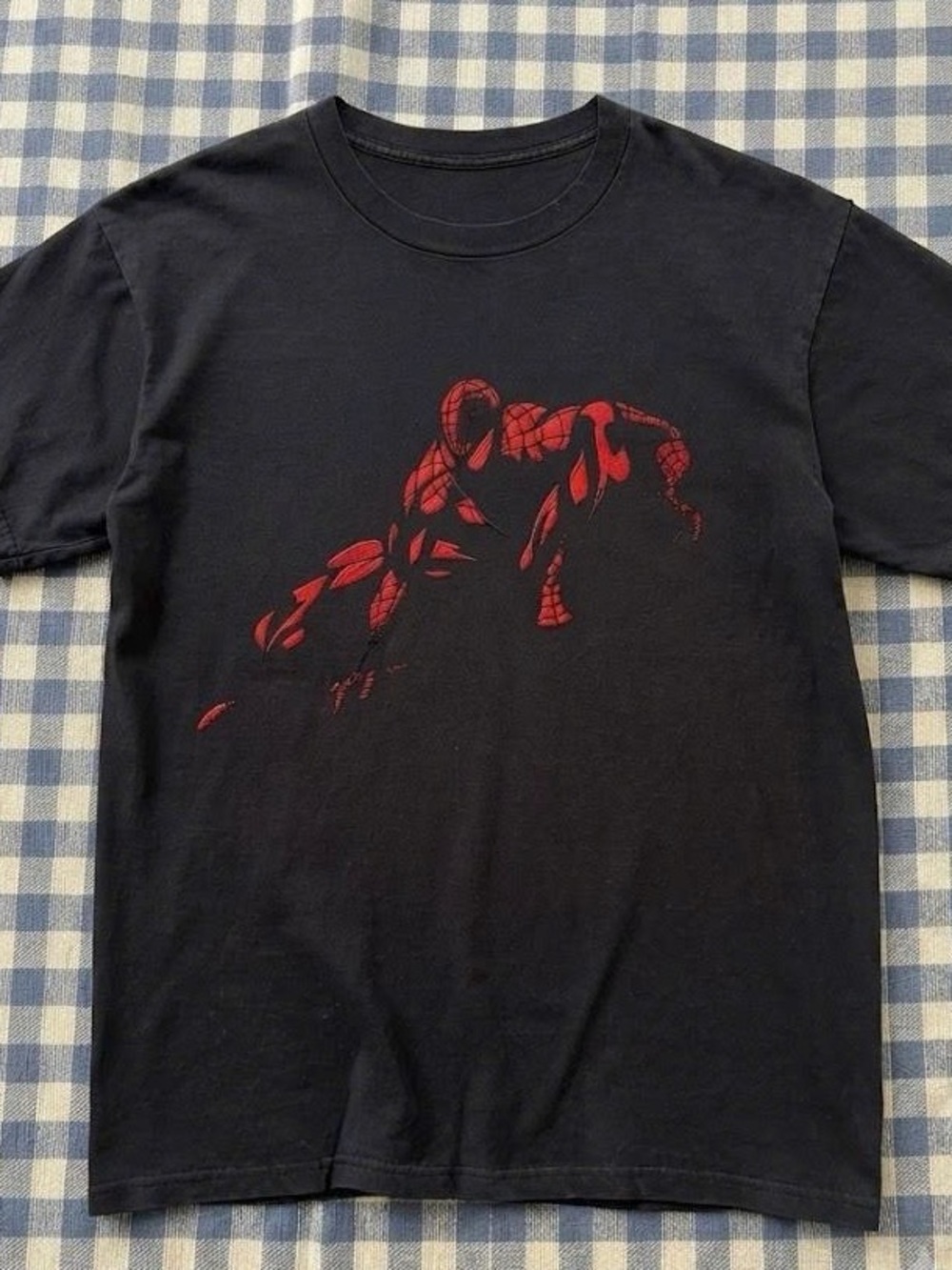 Black Men's Graphic Tee with Red Spider Man Marvel Design 90s Size L